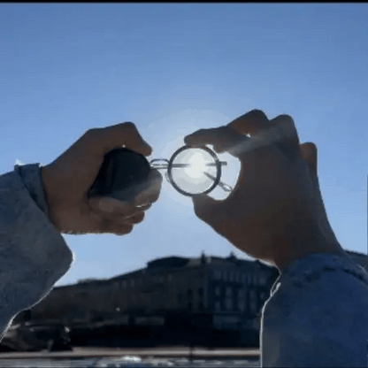 Gafas de sol con lentes negras ajustable