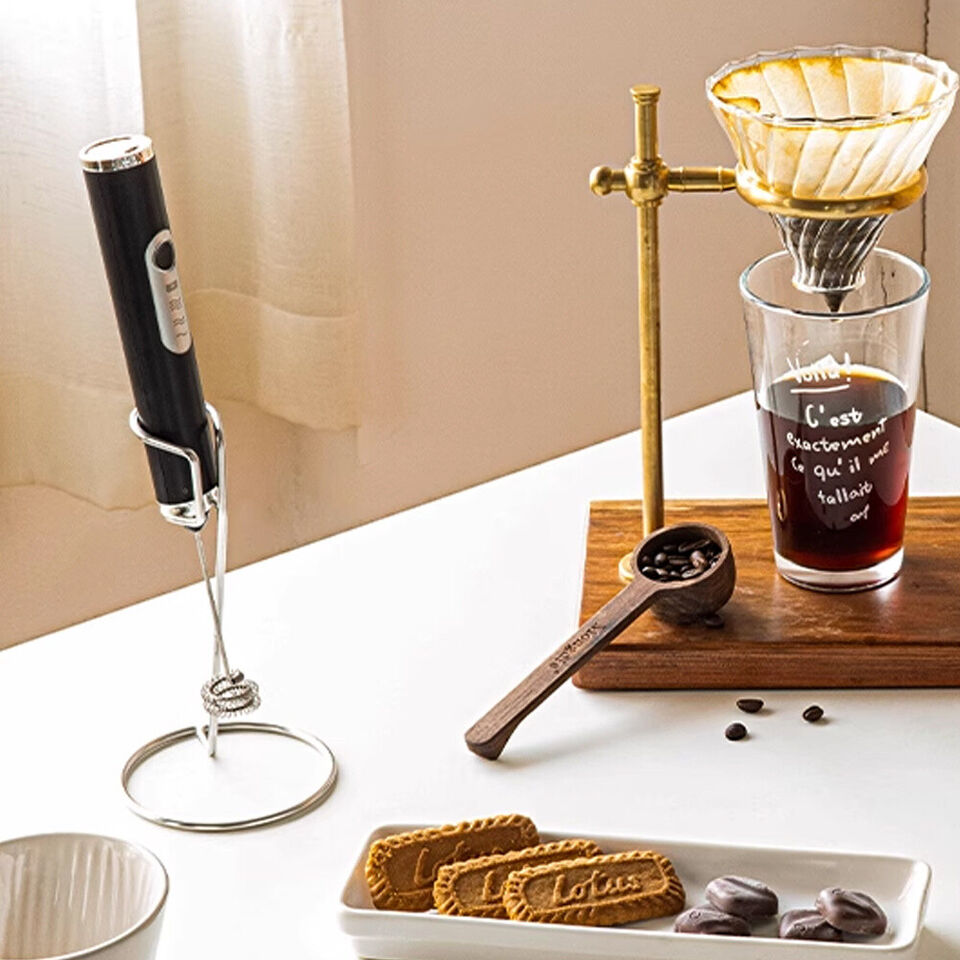 Batidor de Café, Espumador de Leche y Batidor de Huevos de 3 Velocidades Recargable por USB (2 Accesorios) - Next-Gen Uniqou™